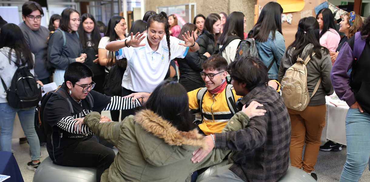 Alumnos participan en actividad realizada en el Campus Villarrica