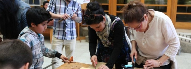 Asistentes a las Jornadas Culturales participaron en clase de tallado