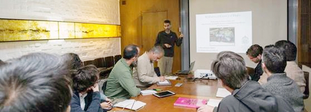 Académico del Campus Villarrica UC imparte cátedra en seminario de Escuela de Diseño