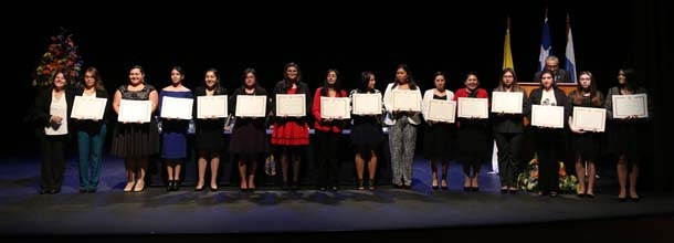 En emotiva ceremonia, estudiantes se graduaron de Pedagogía en ...