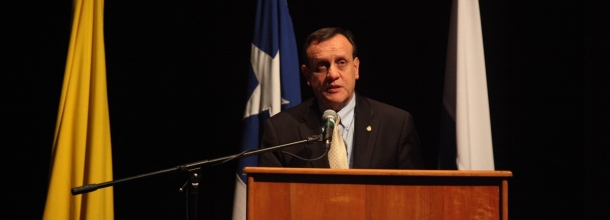 Rector Sánchez participa en titulación de alumnos de Campus Villarrica