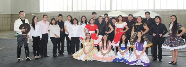 Conjunto Folclórico “Kürüfche” inicio festividades patrias en san Joaquin.