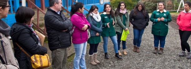 Campus Villarrica visita colegio para ayudar a implementar material didáctico