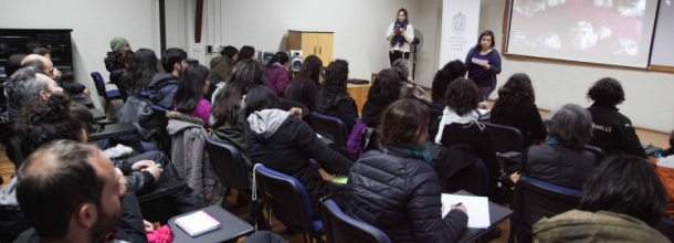 Exitosa charla ahondó en el desconocido y cautivante mundo de los hongos