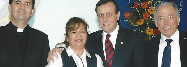 Funcionarios de la universidad celebraron su día