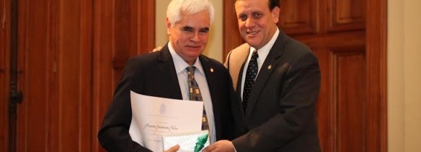 Rector UC celebra el día del académico y premia a sus profesores de mayor trayectoria