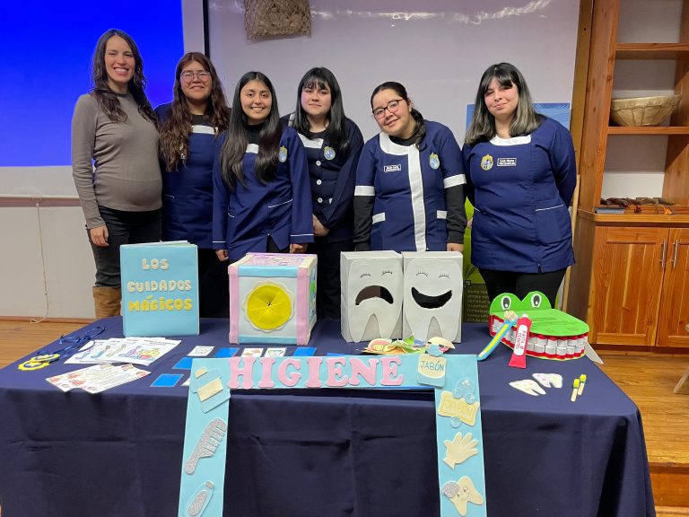 Estudiantes UC promueven la salud dental