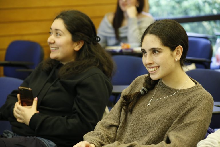 Brasil, Bolivia y más de 250 universidades: las alternativas internacionales para estudiantes del Campus Villarrica UC