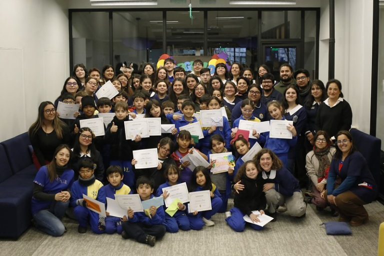 Tutorías de lectura UC fortalecieron la fluidez lectora de estudiantes de tercero básico